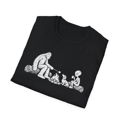 Dachshund Campfire Hiking Crew T‑Shirt — Minimal Line Art Backpacker Family