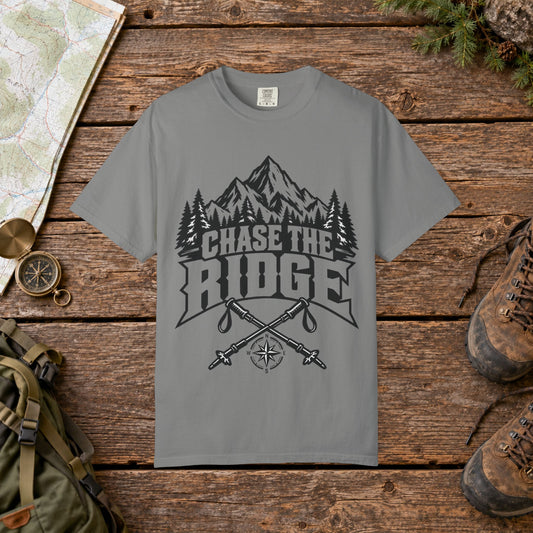 Chase the ridge BW | Vintage Mountain Hiking Tee