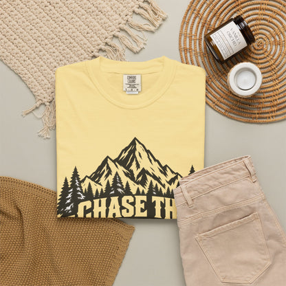 Chase the ridge BW | Vintage Mountain Hiking Tee