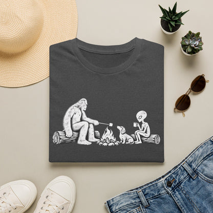Dachshund Campfire Hiking Crew T‑Shirt — Minimal Line Art Backpacker Family