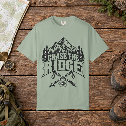 Chase the ridge BW | Vintage Mountain Hiking Tee