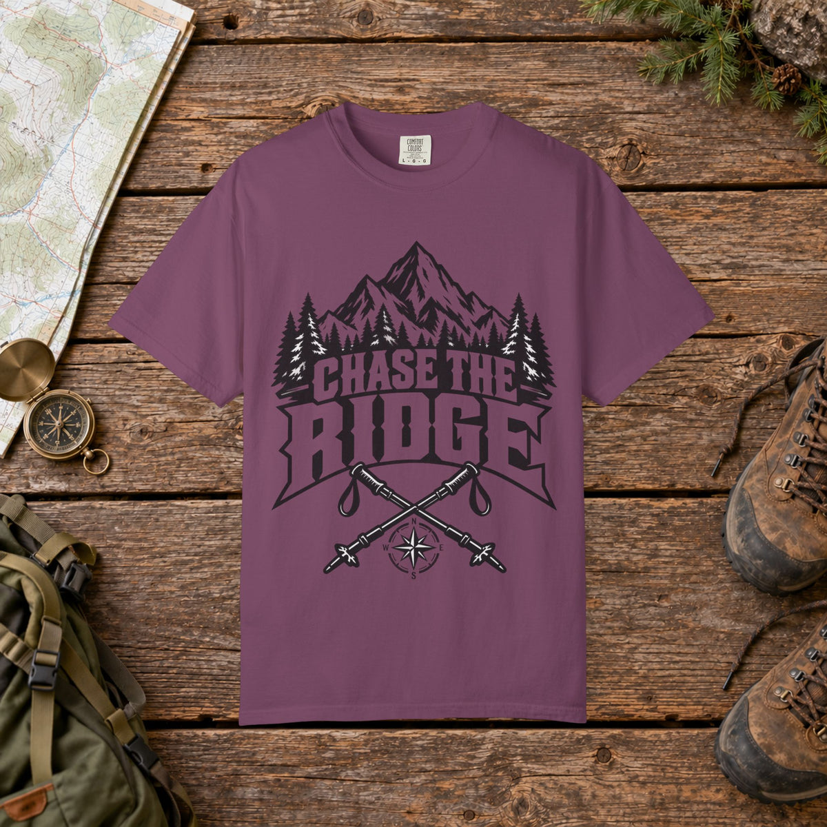 Chase the ridge BW | Vintage Mountain Hiking Tee