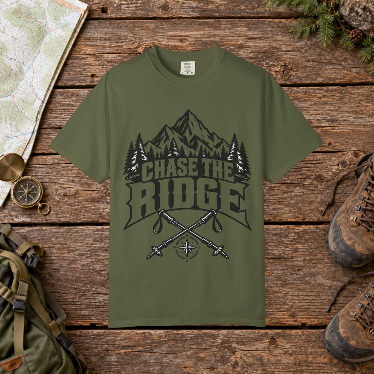 Chase the ridge BW | Vintage Mountain Hiking Tee