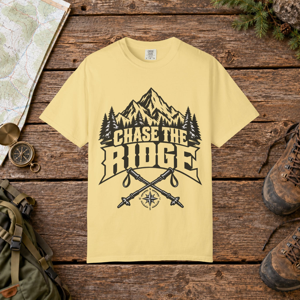 Chase the ridge BW | Vintage Mountain Hiking Tee